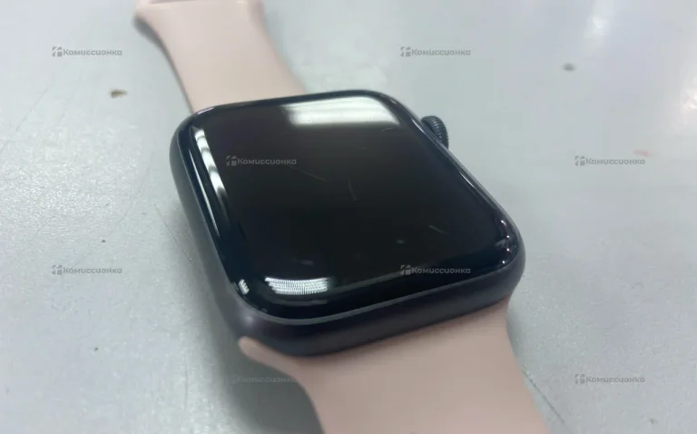 Часы Apple SE 44mm