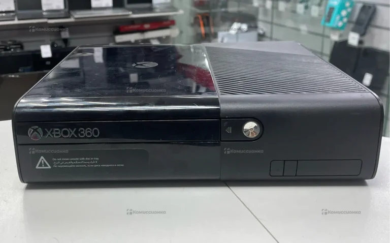 Приставка Microsoft Xbox 360e