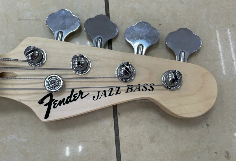 Бас Гитара Fender Jazz Bas (с усилителем)