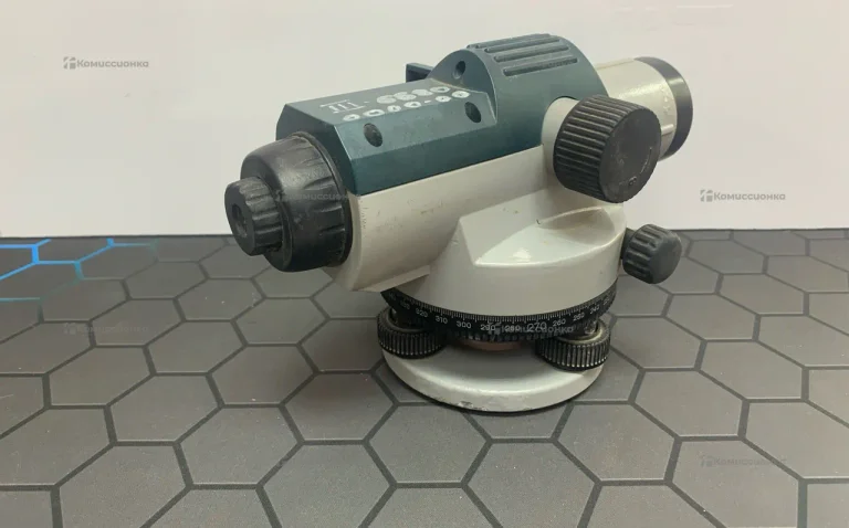 Нивелир Bosch GOL 20 D