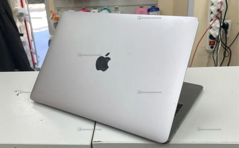 Ноутбук Apple Macbook Pro 13 2019