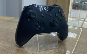 Купить геймпад xbox. джойстик для Xbox One б/у , в Кинель Цена:2900рублей