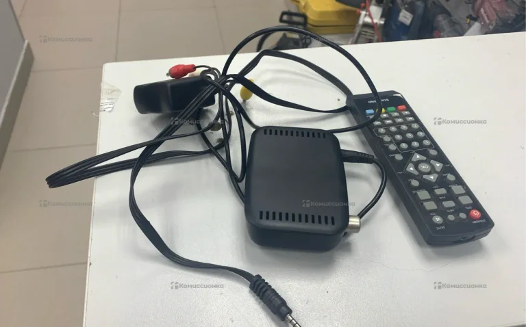 Цифровая ТВ приставка  STARWIND CT-160