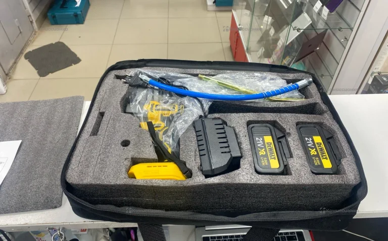 пистолет для герметика dewalt