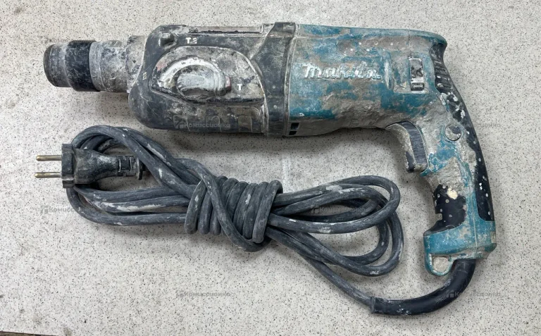 Перфоратор Makita HR2470