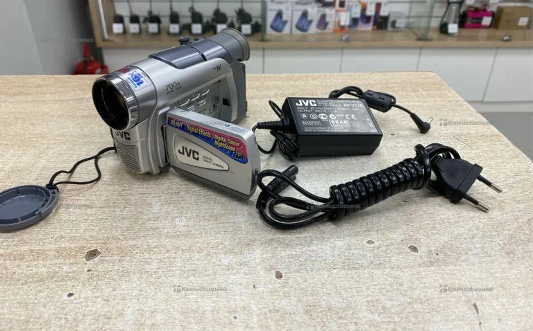 Видеокамера  jvc gr d20e