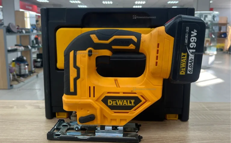 Лобзик Dewalt реплика