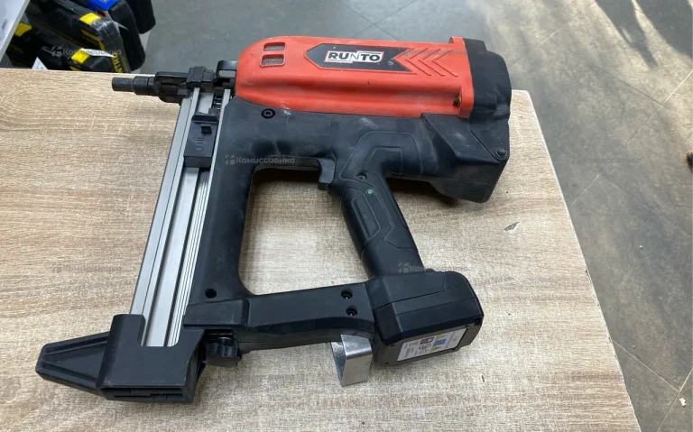 Монтажный пистолет RUNTO