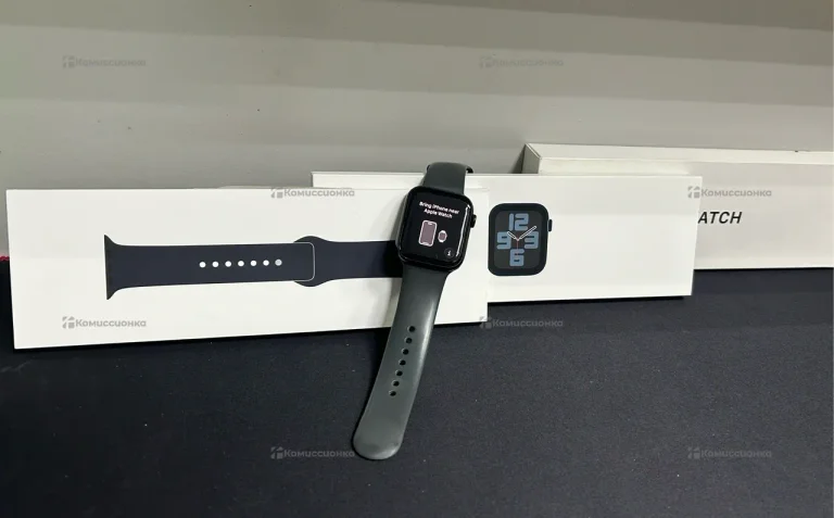 Часы Apple Watch SE Gen 2 44mm