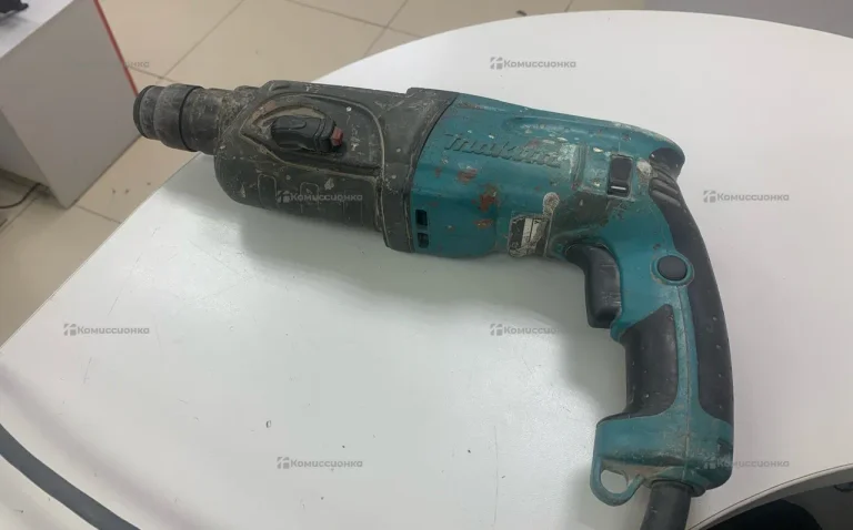 Перфоратор Makita HR2470