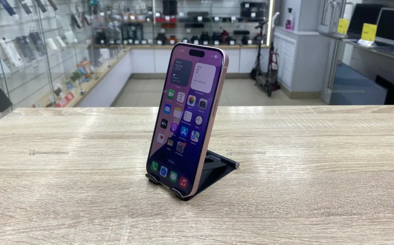 Apple iPhone 15 6/128 ГБ