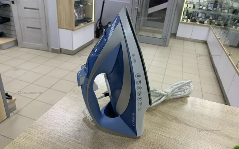 Утюг Polaris PIR 2820