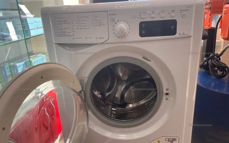 Стиральная машина  indesit iWSE6105