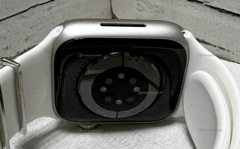 Часы  Apple Watch 8 (41mm)