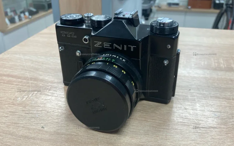 Фотоаппарат Zenit TTL + Helios 44m