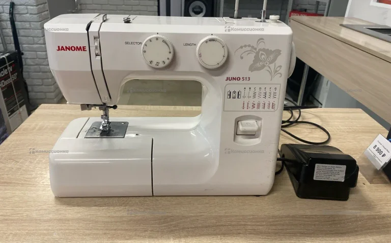 Швейная машина  Janome juno513