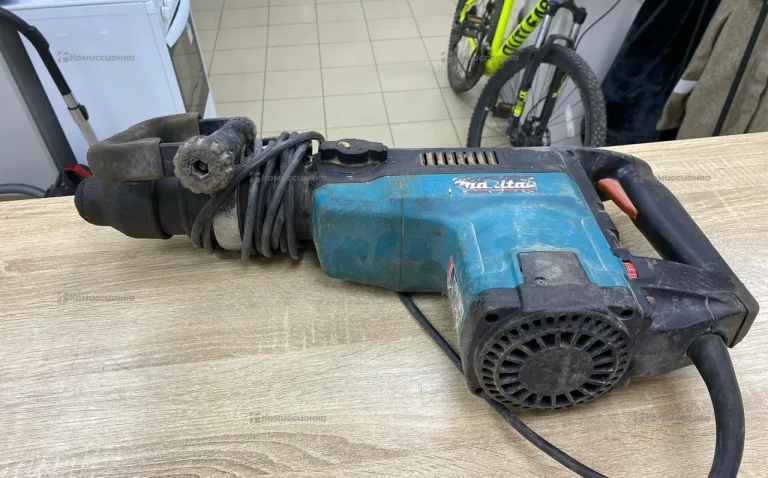 Перфоратор makita HR5001C