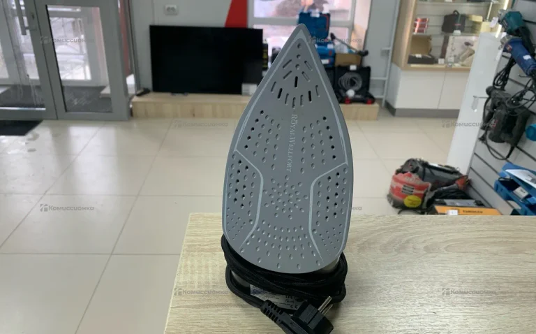 Утюг Royal Wellfort RSI 0124