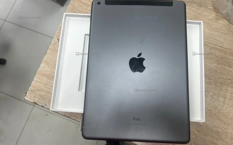 Планшет Apple iPad 8 поколения.32 об