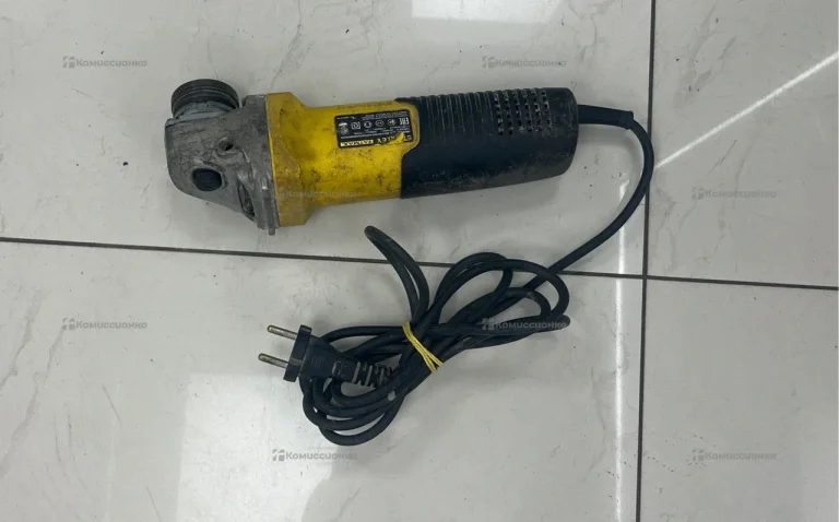 Угловая шлифовальная машина Stanley Fatmax FMEG711