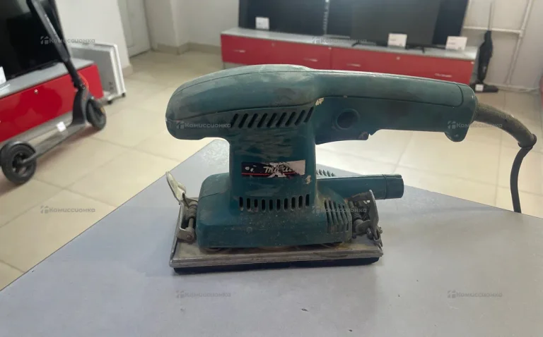 Шлифовальная машина Makita BO 3700