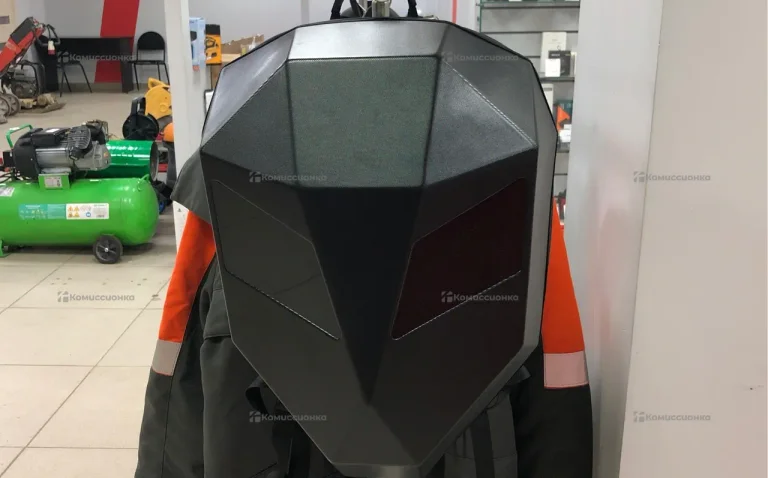 Мотоциклетная сумка с глазами (интерактивная)