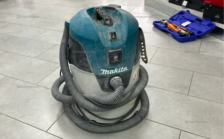 Строительный пылесос Makita VC2512L