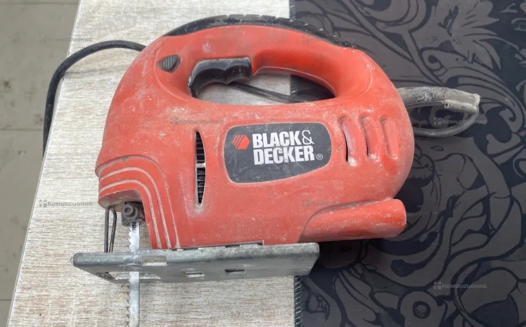 Лобзик Black+decker KS400E ---