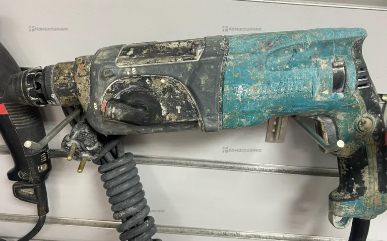 Перфоратор Makita HR2470