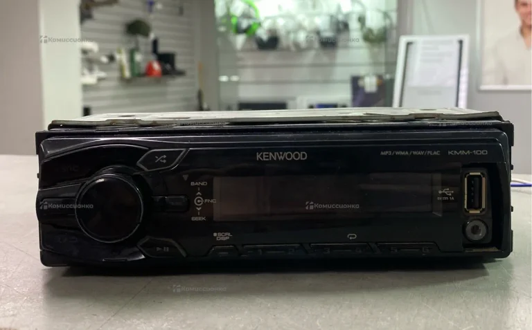 Автомагнитола  KENWOOD KMM-100