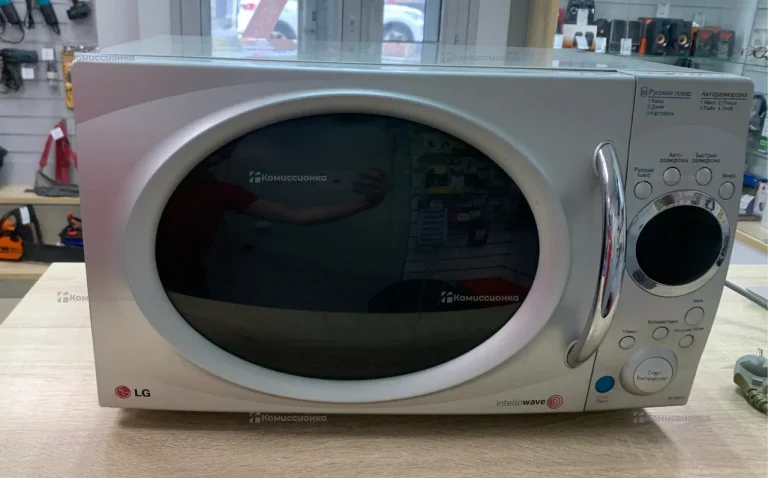 Микроволновая печь  lg ms-2652fs