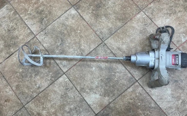 Строительный миксер Зубр МР-1050-1