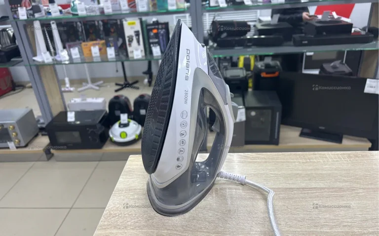 Утюг Polaris PIR 2821