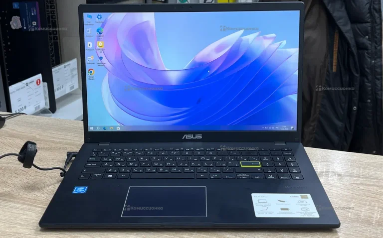 Ноутбук  ASUS R522M