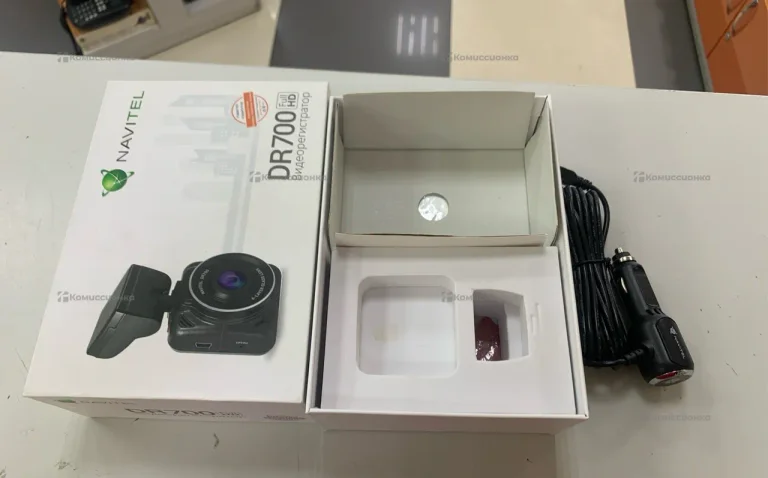 Видеорегистратор NAVITEL dr700