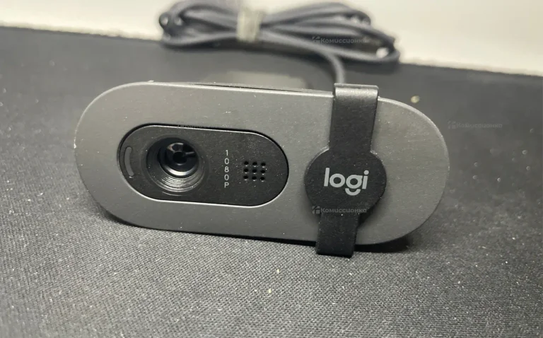 Web-камера Logitech brio 90