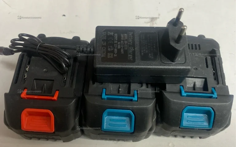 Зарядное устройство и АКБ на шуруповерты