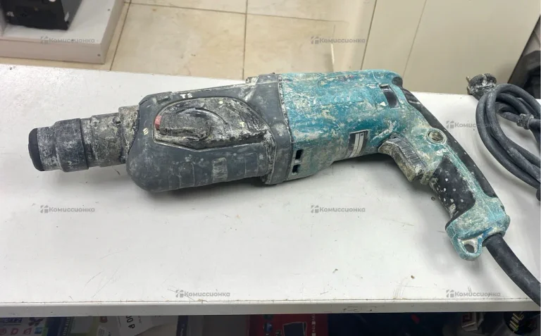 Перфоратор Makita HR2470