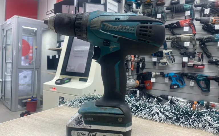 Шуруповерт Makita DF457D