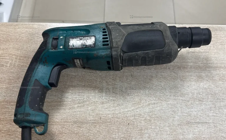 Перфоратор Makita HR2470