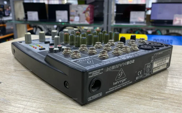 Микшерный пульт behringer xenyx 802