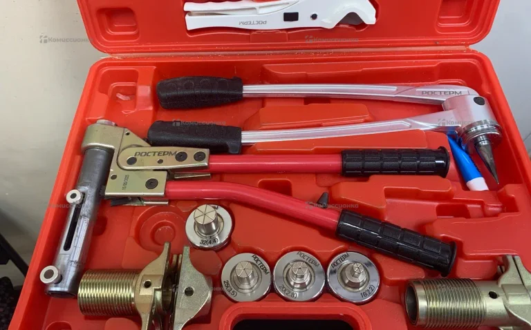 Ручной инструмент для прессовки труб Рехау