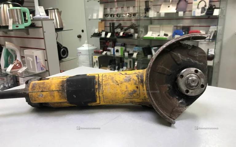 Ушм DeWaLT 125