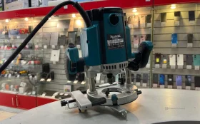 Купить Фрезер Makita RP2301FC б/у , в Санкт-Петербург Цена:24900рублей