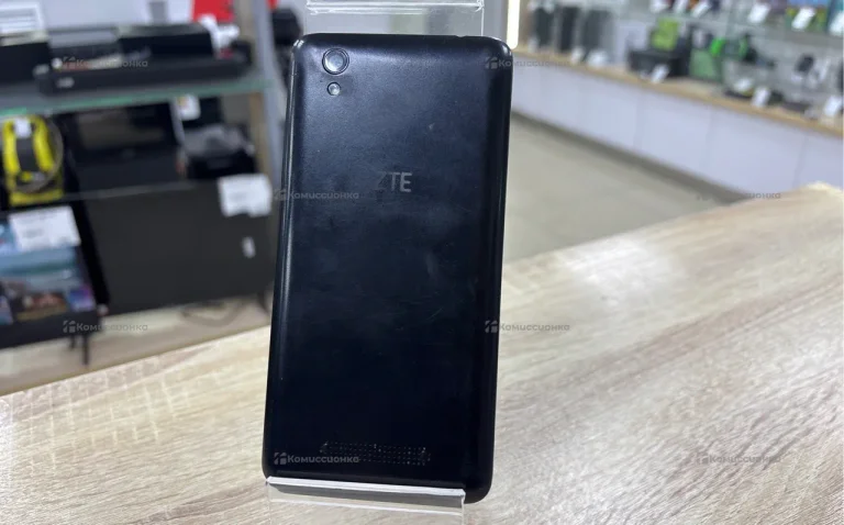 ZTE Blade A610 1/8 ГБ