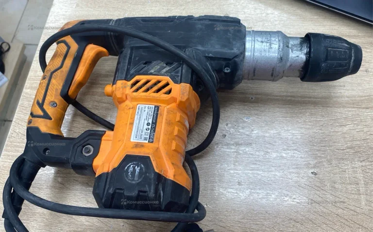 Перфоратор ВИХРЬ П-1400К-В