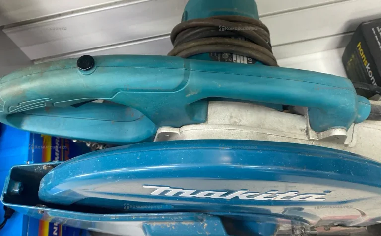 Циркулярная пила Makita LW1401