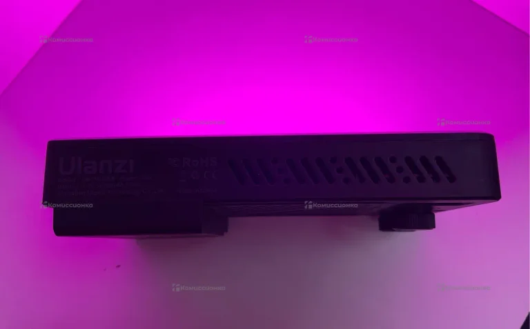 Осветитель Ulanzi LM-P40RGB
