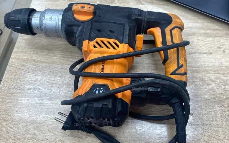 Перфоратор ВИХРЬ П-1400К-В