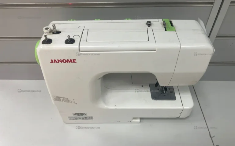 Швейная машина  Janome J76s